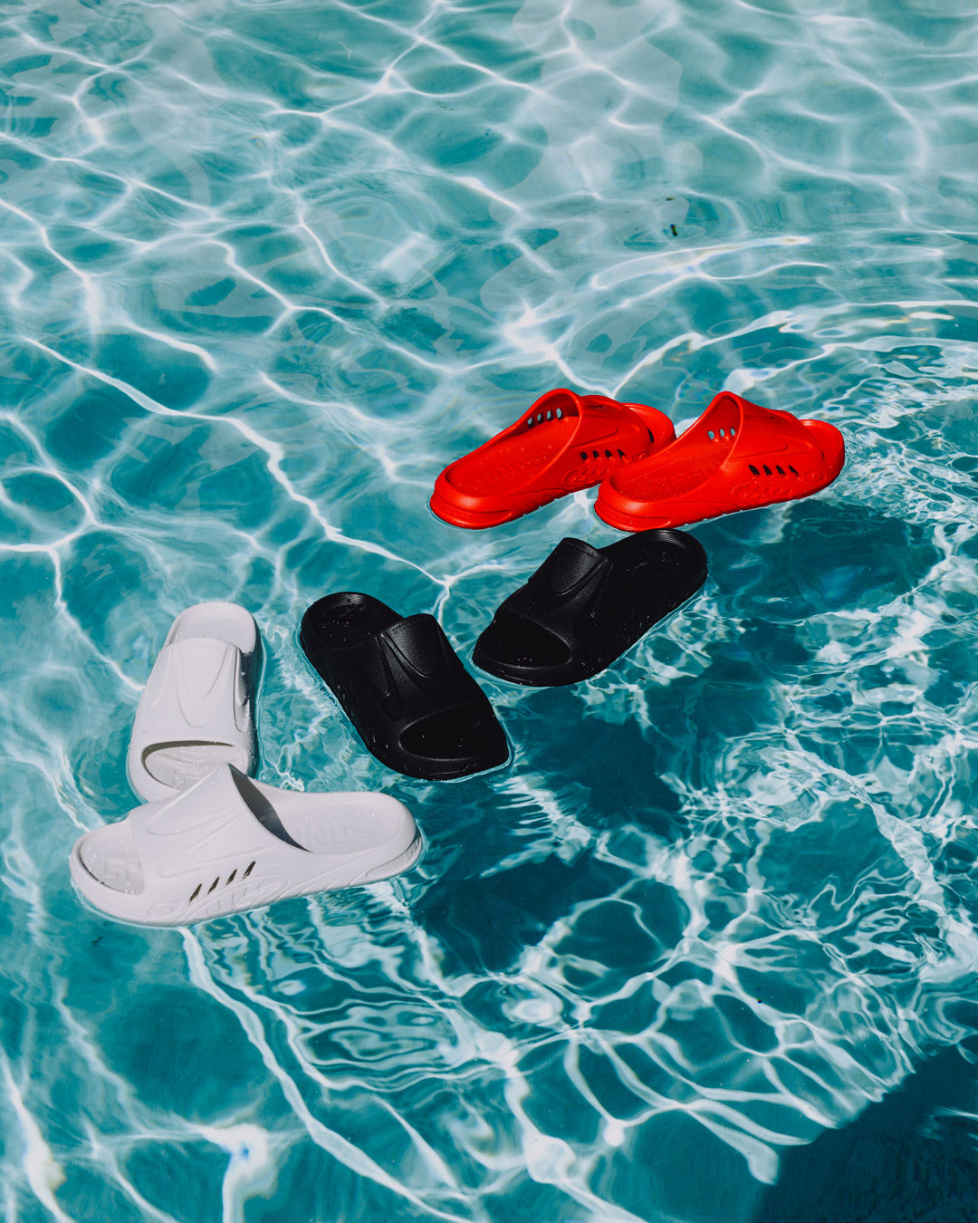 SHARK SLIDE (BLK)